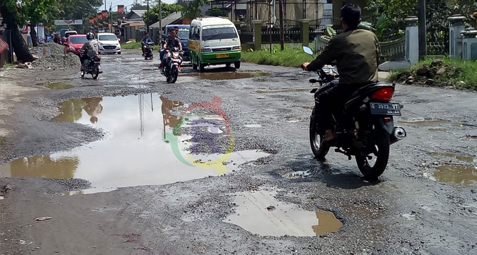 Jalur Mudik, Jalan Utama Kasturi Rusak Parah