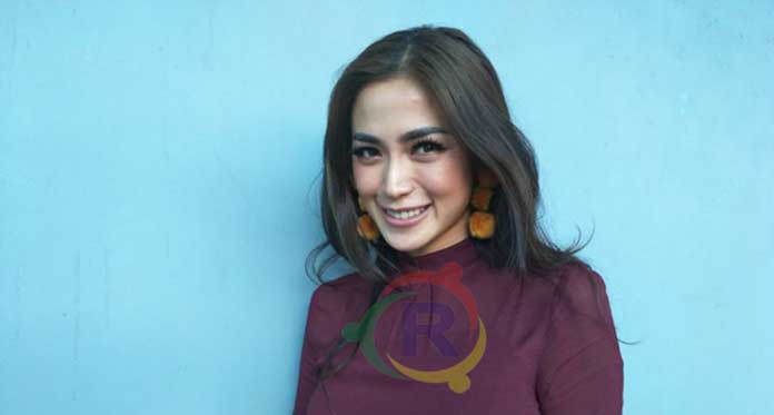 Diisukan Pindah Kewarganegaraan, Dibantah Jessica Iskandar