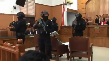 Sidang Aman Abdurrahman, Polisi: Tiarap, Jangan Keluar