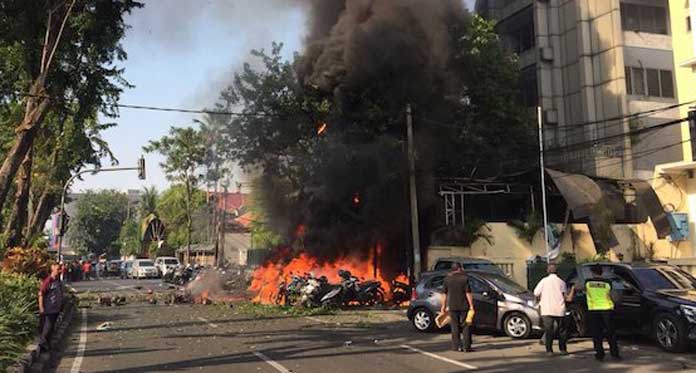 Dalam Waktu Sejam, Bom Meledak di 3 Gereja Surabaya