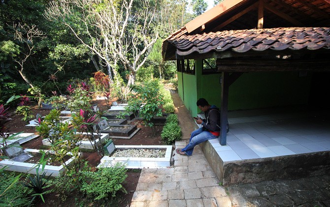 Ada Makam Keturunan Walisongo di Kawasan Universitas Indonesia?