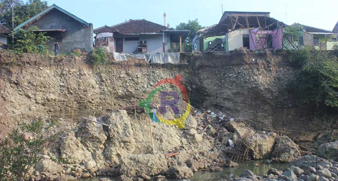 Longsoran Susulan, Warga Desa Karangmangu Diminta Relokasi