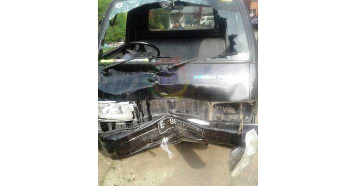 Waduh, Mobil Pikap Dosen Tabrak Motor, 2 Dirawat di Rumah Sakit