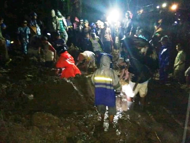 Gunung Aci Longsor, Warga Kuningan Tewas Tertimbun