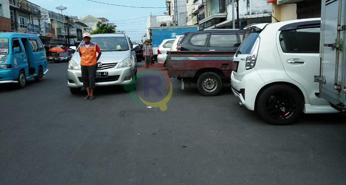 Dilema Macet dan Parkir Badan Jalan di Kota Cirebon