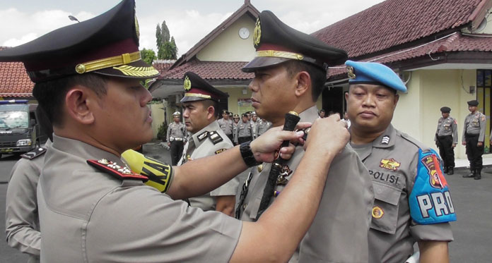 Sertijab Kastnarkoba Polres Cirebon, Kapolres: Tingkatkan Operasi Pekat