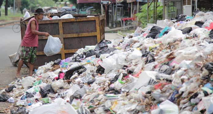 Priben Jeh, Sampah di Bima Meluber ke Jalan