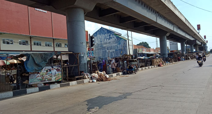 PKL Masih Jalan, Pedagang Pasar Gebang Protes