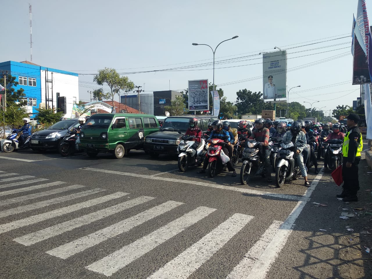 120 Unit Kendaraan Bermotor Per Menit Lintasi Cirebon Kota