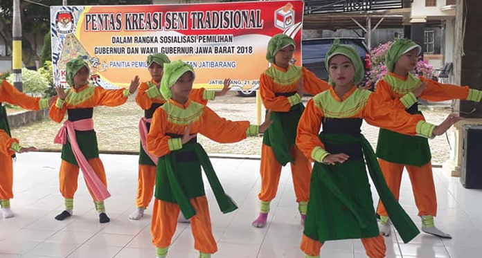 Tari Topeng Warnai Sosialisasi Pilgub