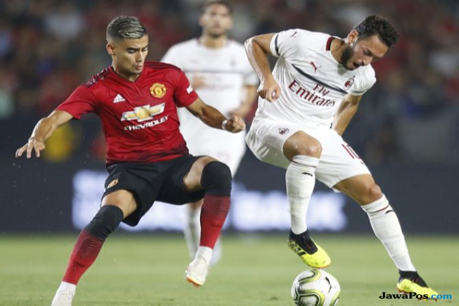 Manchester United Tundukkan AC Milan, Skor 9-8