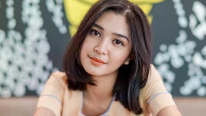 Mikha Tambayong Pilih Make Up Natural