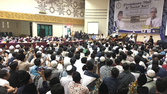 Ribuan Jemaah Padati Pengajian Ustad Evie di At Taqwa, Mayoritas Anak Muda