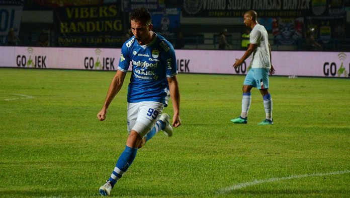 Setelah Kalahkan Persela 1-0, Persib Naik ke Peringkat Tiga