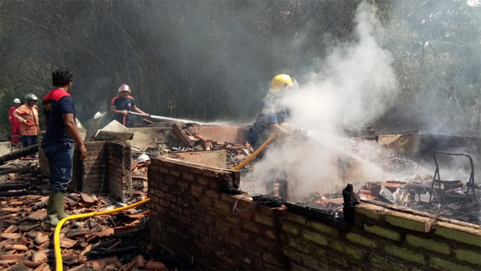 Rumah Pensiunan TNI Ludes Terbakar