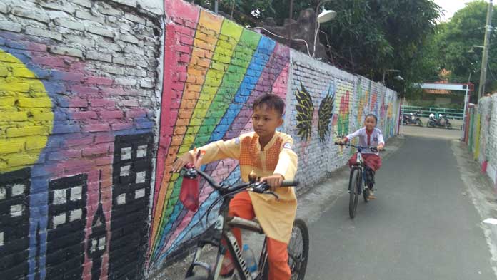 Mural di Gang Punglor Jadi Tempat Selfie
