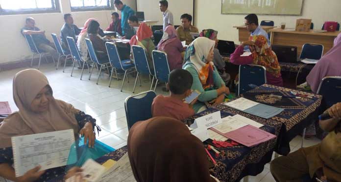 Bingung Daftar PPDB Online, Calon Siswa Datang ke Sekolah