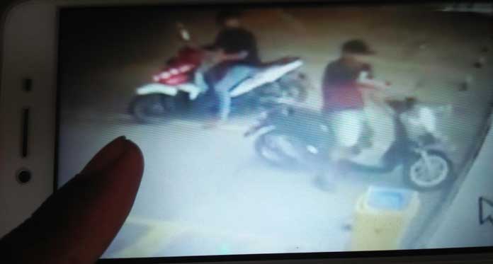 Terekam CCTV, Maling Sikat Motor cuma 10 Detik