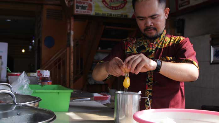 Telur Mahal, Bisnis Kuliner di Kota Cirebon Menjerit
