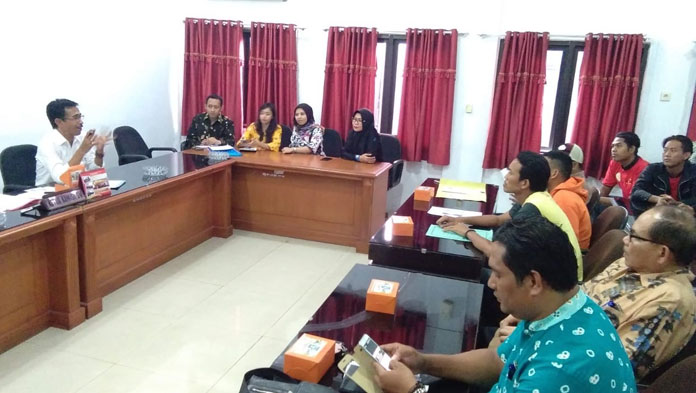 Diberhentikan Perusahaan, 18 Pekerja Lapor DPRD Kabupaten Cirebon