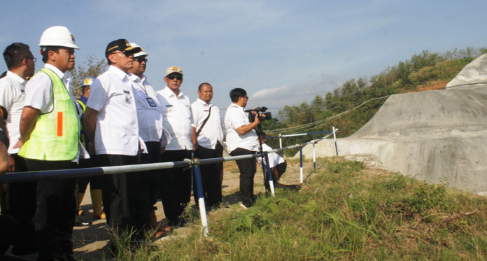 Pj Gubernur Iriawan Tinjau Waduk Kuningan