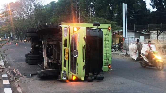 Begini Pengakuan Sopir Truk yang Terguling di Jl Brigjen Darsono