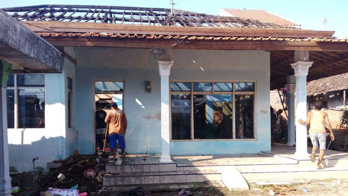 Walah, Api Bakar Rumah Aparat Desa Jagapura Wetan