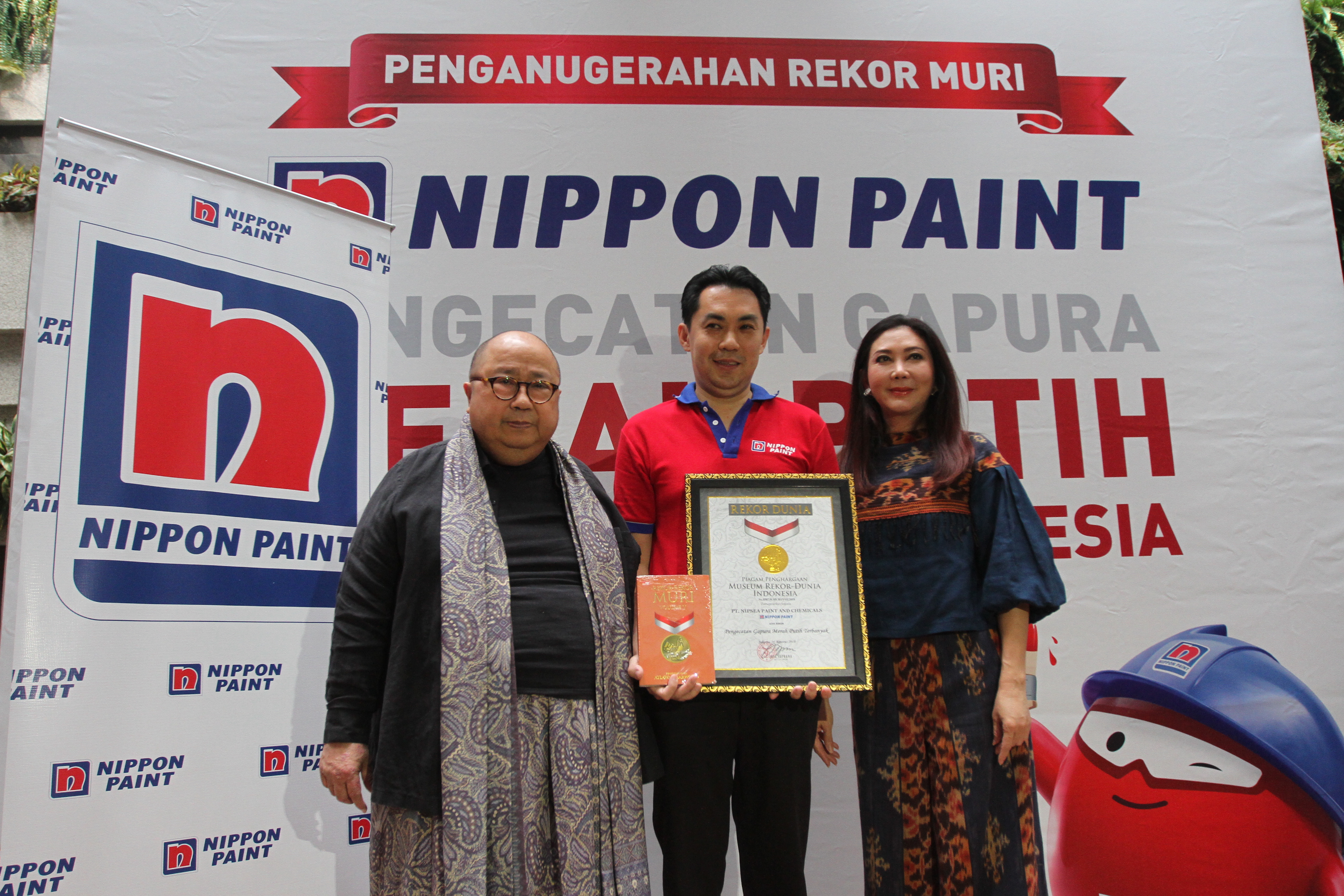 Warna Persatuan 7,488 Gapura Merah Putih Persembahan Nippon Paint Indonesia  Kembali Meriahkan Kemerdekaan RI 