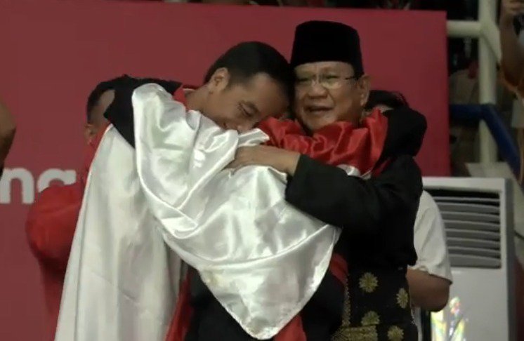 Kata Sandi Saat Melihat Pesilat Hanifan Berpelukan dengan Jokowi dan Prabowo