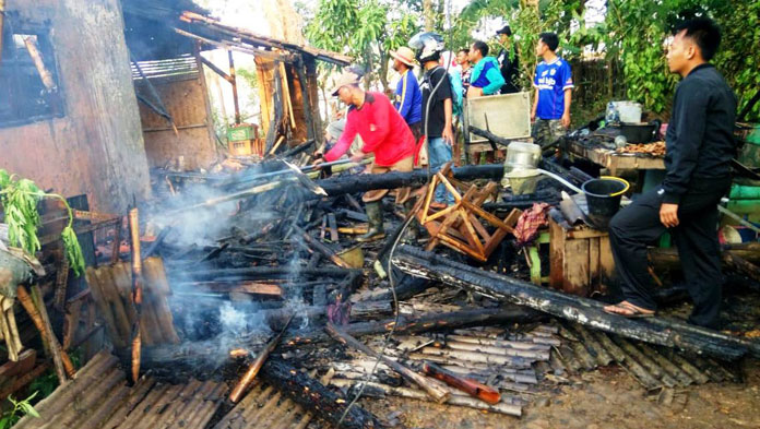 Korsleting Listrik, Rumah Lansia di Indramayu Terbakar