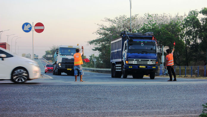 Bahaya! Tujuh Bulan Traffic Light Exit Tol Kanci Tak Fungsi