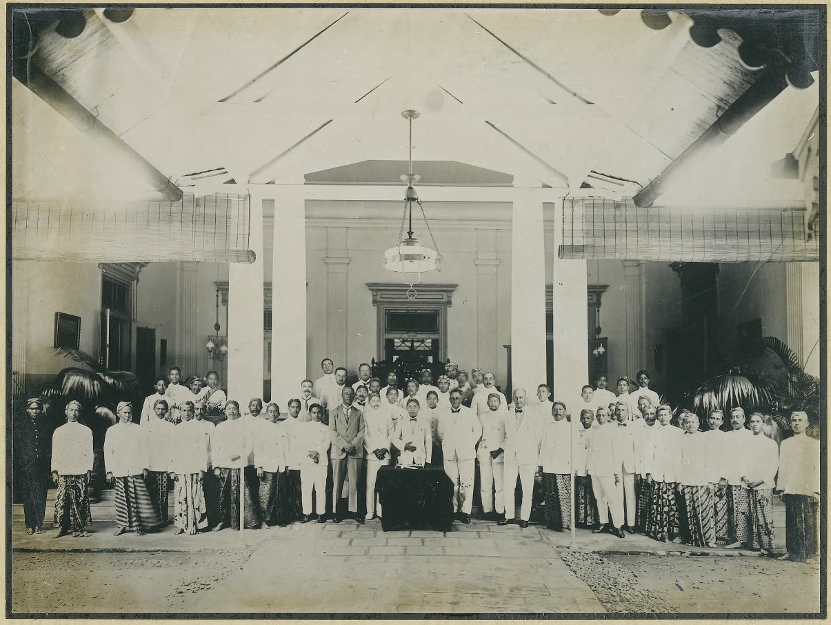 Uniknya Anggota Dewan Pemerintah Daerah Cirebon Tahun 1926