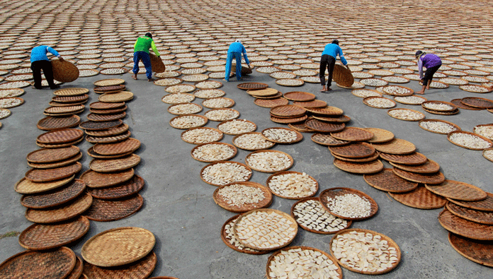 Harga Bahan Baku Kerupuk Naik 100 Persen