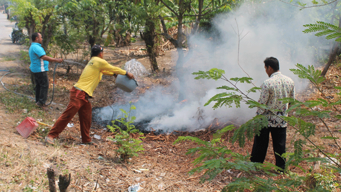 Pertegas Larangan Bakar Sampah, Pemdes Bongas Minta Pemkab Sediakan TPA