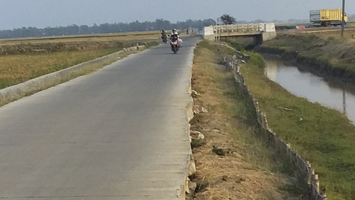 Tanggul Jalan Raya Malangsari Amblas, Ancam Keselamatan Pengendara