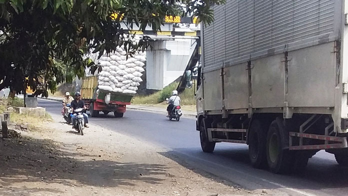 Hati-Hati! Banyak Pemotor Lawan Arus di Pantura Widasari