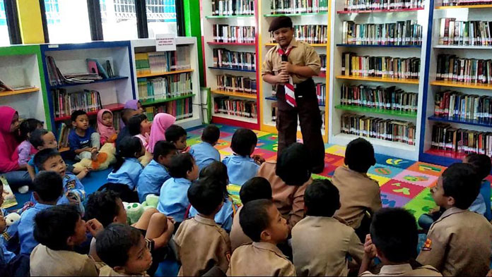 Mendongeng di Hari Literasi Internasional di Perpustakaan 400