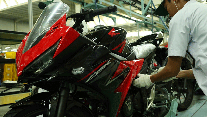 AHM Hadirkan New Honda CBR150R yang Semakin Sporti