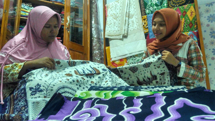 Tips Mencuci dan Merawat Baju Batik