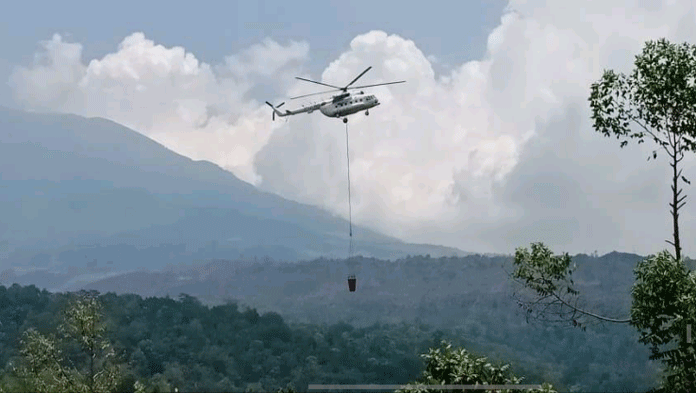 Padamkan Ciremai Habiskan 276.000 Liter Air