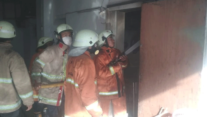 Dapur Restoran Steak Terbakar