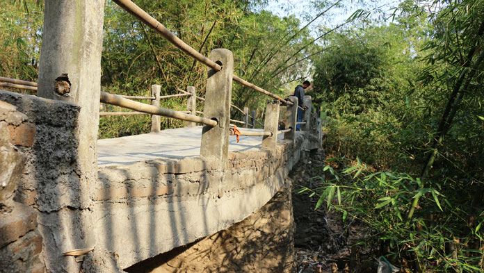 Awas! Jembatan di Desa Kedondong Nyaris Ambruk