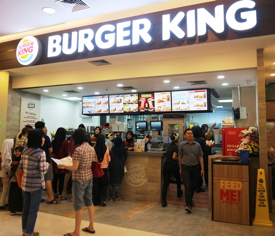 Outlet Burger King Hadir di CSB Mall, Langsung Diserbu Pengunjung