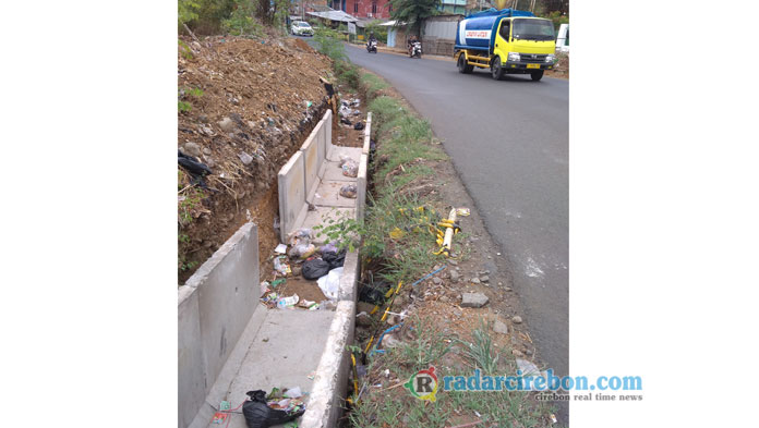 Priben Jeh, Proyek Pembuatan Saluran Air Jadi Tempat Sampah