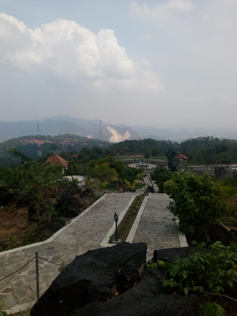 Serunya Mengunjungi Kebun Raya Terluas di Indonesia, Kebun Raya Kuningan