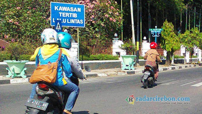 Satpol PP Patroli Rutin, PKL di Jalur KTL Kota Cirebon Berkurang