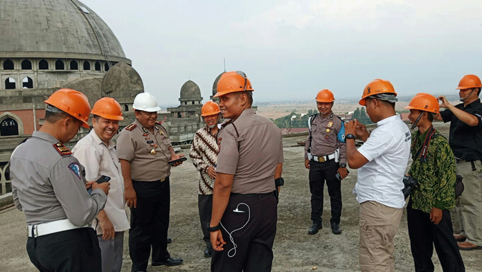 Kapolres Indramayu Puji Kemegahan Al-Zaytun