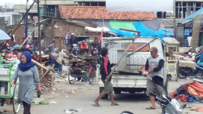 Ratusan Lapak Pedagang Jalan Mayor Sangun Selesai Dibongkar