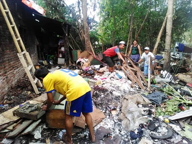 Sehari, Dua Rumah dan Lahan Kosong Terbakar