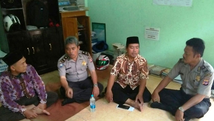 Kapolsek Ciwaringin Datangi Pesantren, Ajak Tangkal Hoax